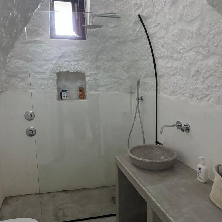 Trulli au milieu d'un champ d'oliviers avec piscine - Villa con 3 Camere da Letto - 19