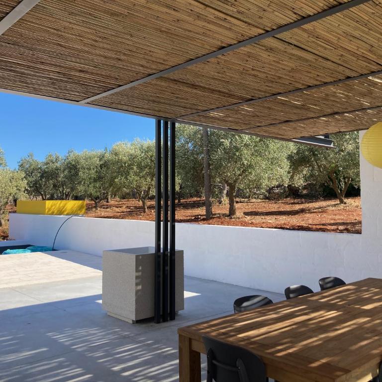 Trulli au milieu d'un champ d'oliviers avec piscine - Villa con 3 Camere da Letto - 23