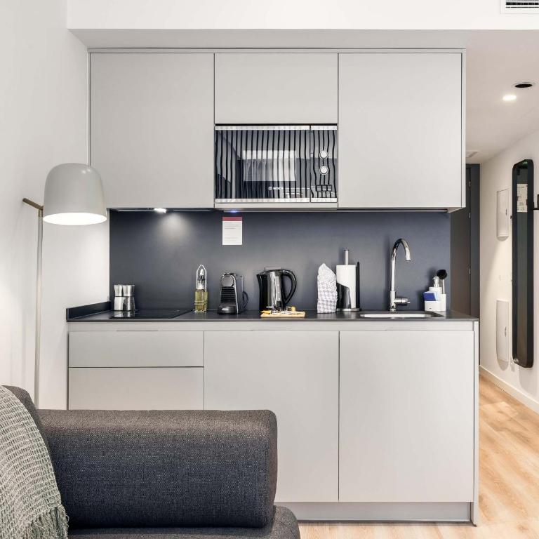 Limehome Madrid Calle de Juan Hurtado de Mendoza - Comfort Studio with Sofa Bed - 6