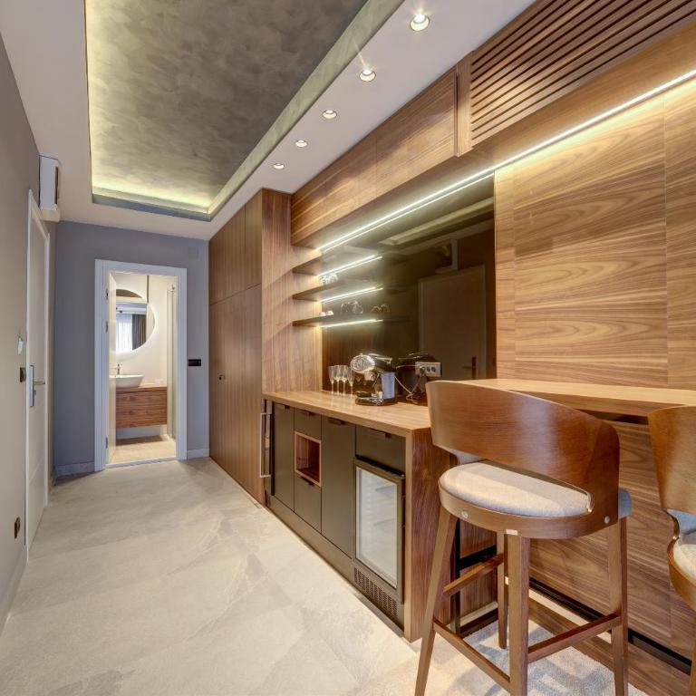 Black Pearl Luxury Suites - Superior Soba sa Bračnim Krevetom (King-size) i Terasom - 6