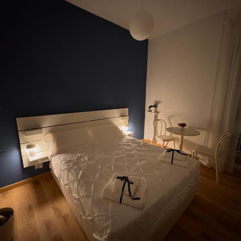 B&B Compare Felice - Camera Matrimoniale con Balcone - 7