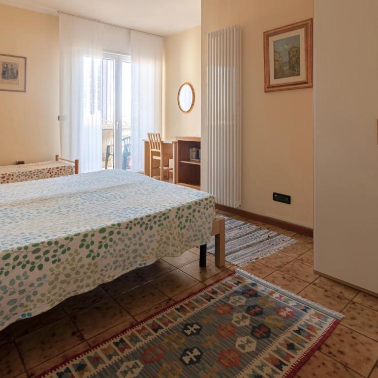 B&B Villa Lattes - Habitación Doble con balcón - 1 o 2 camas - 2