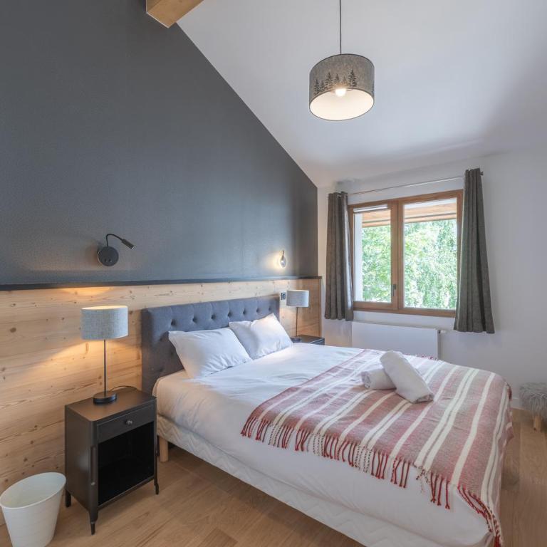 Alpe d'Huez Houses - Chez Emma - Fermes de l'Alpe - du cachet dans le vieil Alpe - Appartement 2 Chambres Deluxe avec Balcon - 2