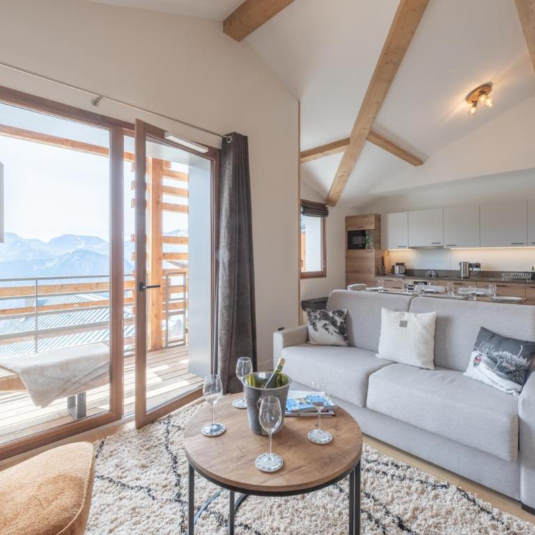 Alpe d'Huez Houses - Chez Emma - Fermes de l'Alpe - du cachet dans le vieil Alpe - Appartement 2 Chambres Deluxe avec Balcon - 1