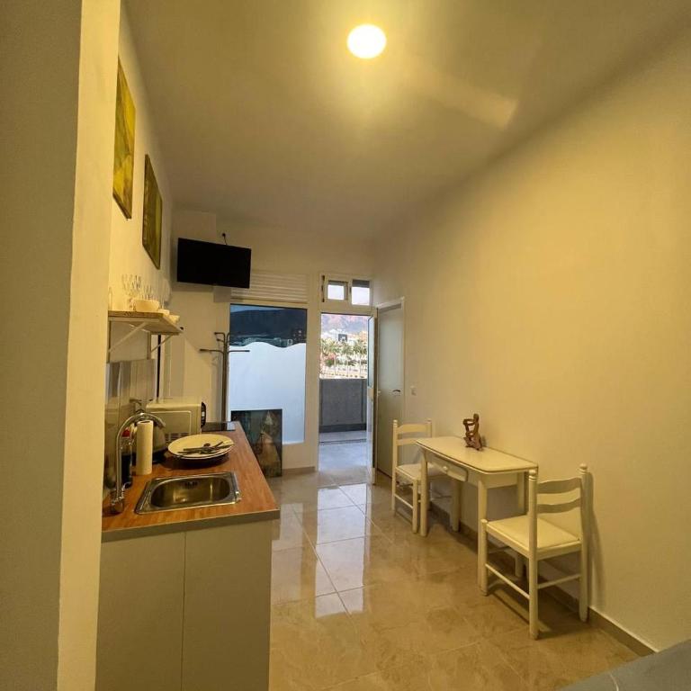 Local 5 Puerto Colon - One-Bedroom Apartment - 3