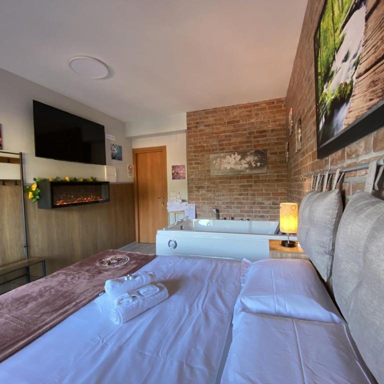 Perugia Suite - Suite con Vasca Idromassaggio - 15