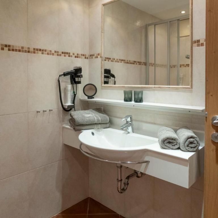 Natur & Familienhotel Der Stieglerhof - Standard Doppelzimmer mit Balkon - Nebengebäude - 2