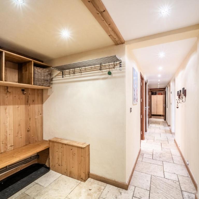Chalet Ibex Mont-Blanc View, ideal for families, Private Hammam, Sleeps 10 in Les Houches - Chalet - 38