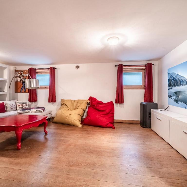 Chalet Ibex Mont-Blanc View, ideal for families, Private Hammam, Sleeps 10 in Les Houches - Chalet - 28