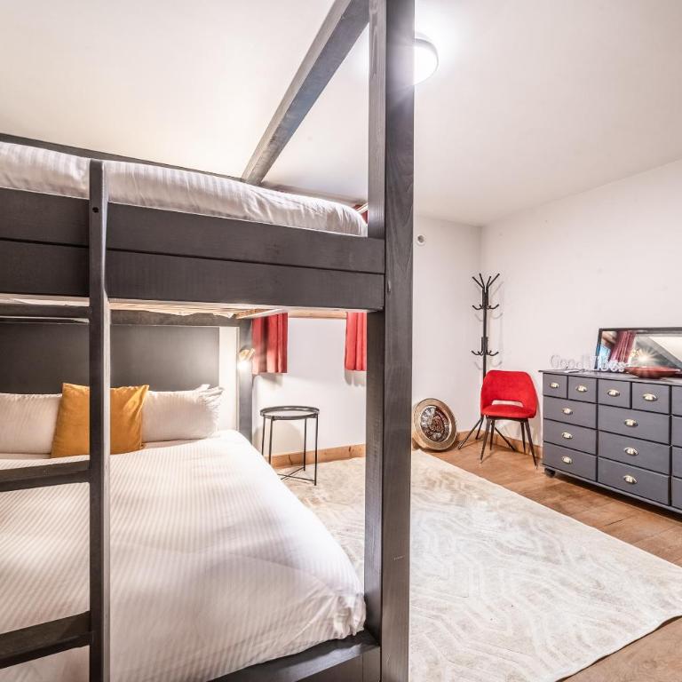Chalet Ibex Mont-Blanc View, ideal for families, Private Hammam, Sleeps 10 in Les Houches - Chalet - 25