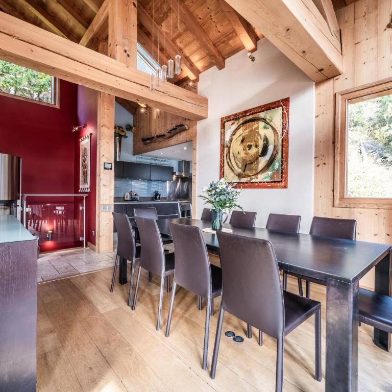 Chalet Ibex Mont-Blanc View, ideal for families, Private Hammam, Sleeps 10 in Les Houches - Chalet - 10