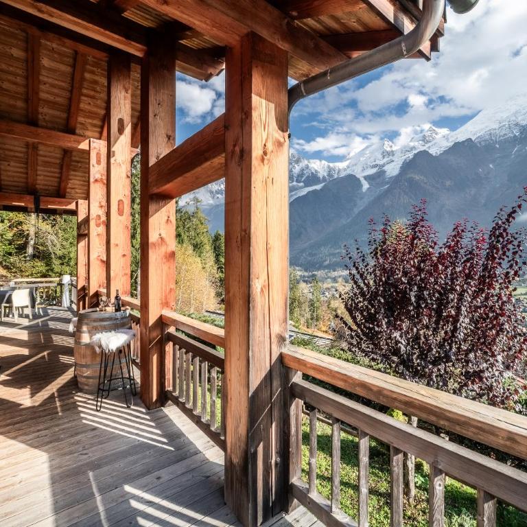Chalet Ibex Mont-Blanc View, ideal for families, Private Hammam, Sleeps 10 in Les Houches - Chalet - 2