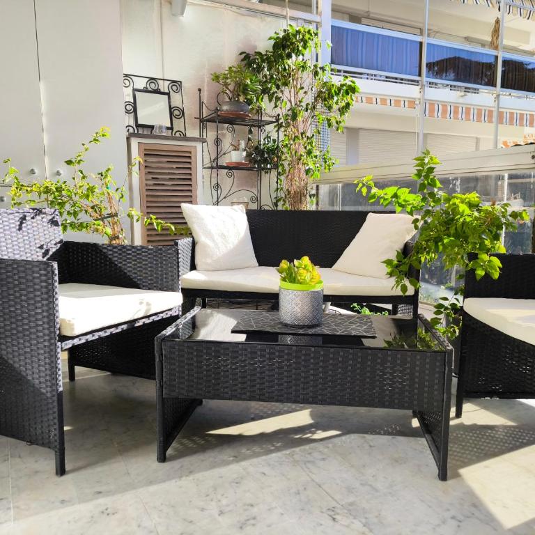 SELI 2 pièces CLIMATISÉ CLASSÉ 52 M2 terrasse 20m2 PLAGES PISCINE ANTIBES avec PARKING PRIVATIF - One-Bedroom Apartment - 26