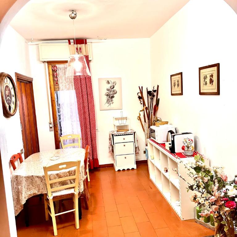 Cisanello Guest House - Double Room with Private External Bathroom - 5