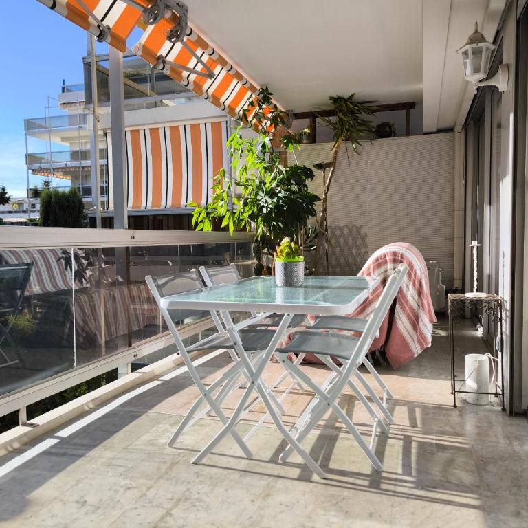 SELI 2 pièces CLIMATISÉ CLASSÉ 52 M2 terrasse 20m2 PLAGES PISCINE ANTIBES avec PARKING PRIVATIF - One-Bedroom Apartment - 27