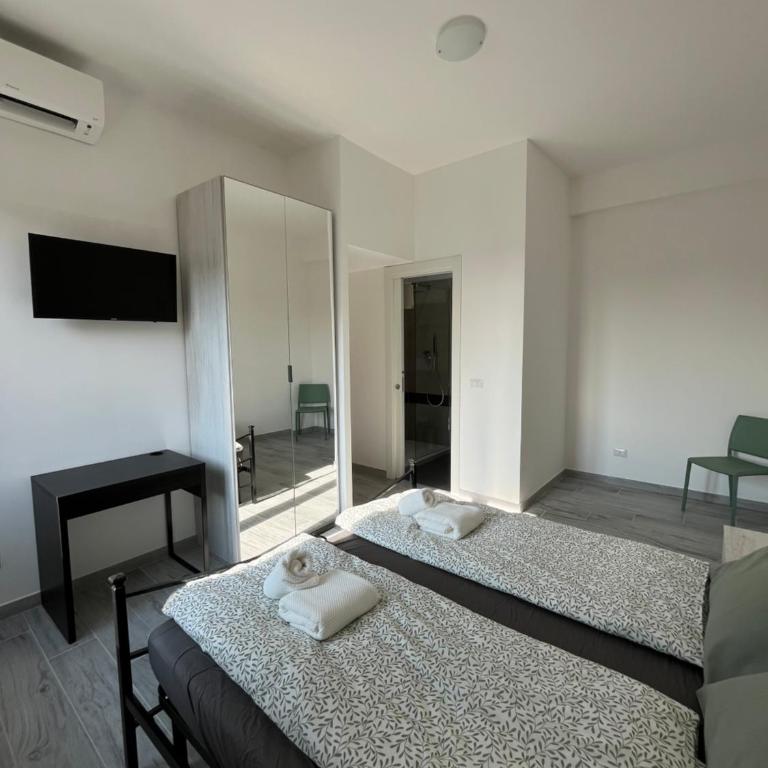 Paolettas House - Two-Bedroom Standard Apartment - 23