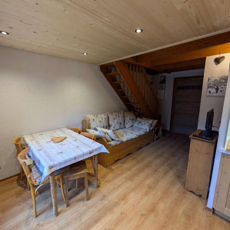 Charmant triplex 6 pers. à 50m des pistes à Arêches-Beaufort - Appartement 1 Chambre - 1