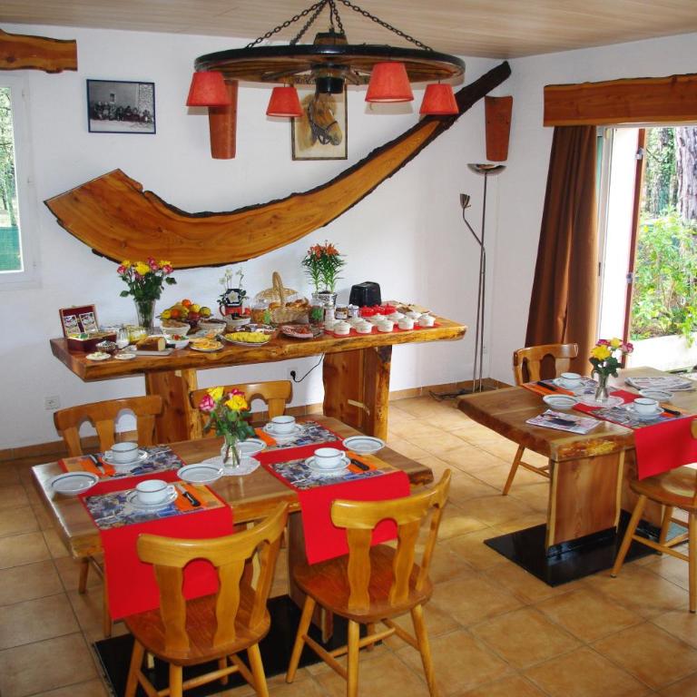 AU BOIS FLEURI Les Chambres d'Hôtes - Chambre Triple Deluxe - 13