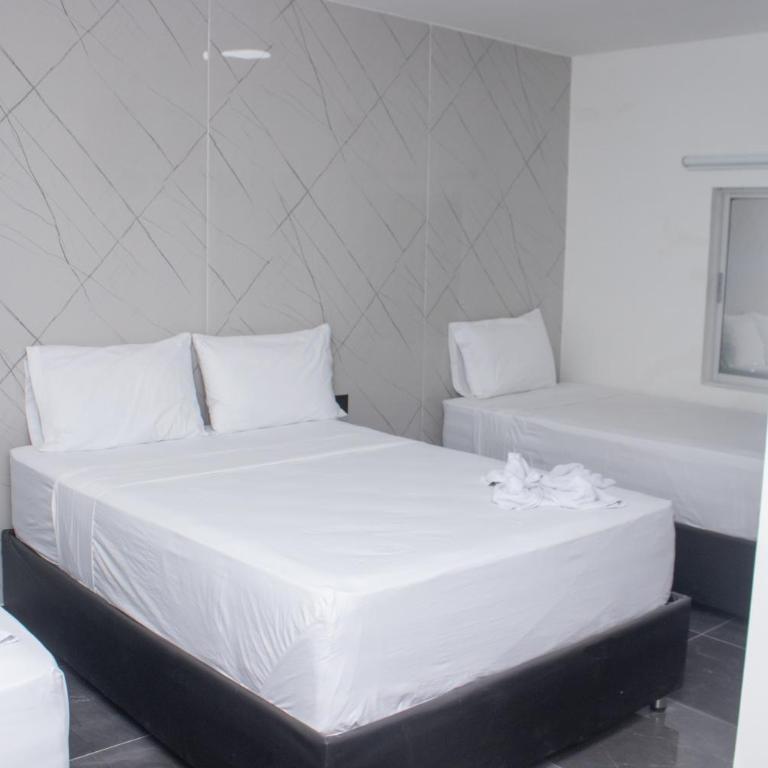 Hotel Mall plaza - Habitación Cuádruple Estándar - 1