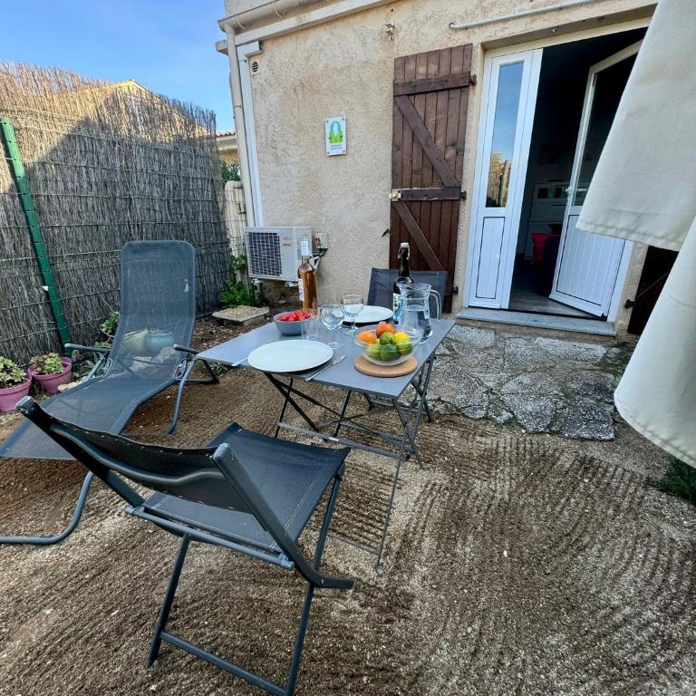 Le Club des Cigales - Studio mit Terrasse - 16