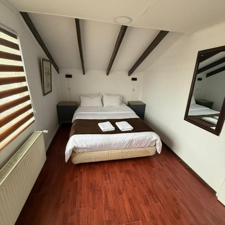 Cabañas Última Esperanza - Two-Bedroom Bungalow - 10