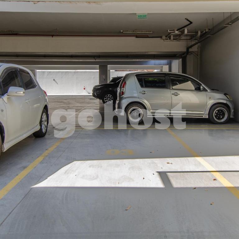 Elegant apartment 600 m from Shopping del Sol - Apartment - 32