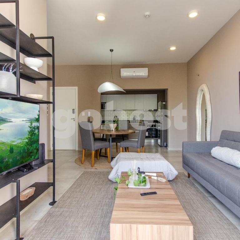 Elegant apartment 600 m from Shopping del Sol - Apartment - 1