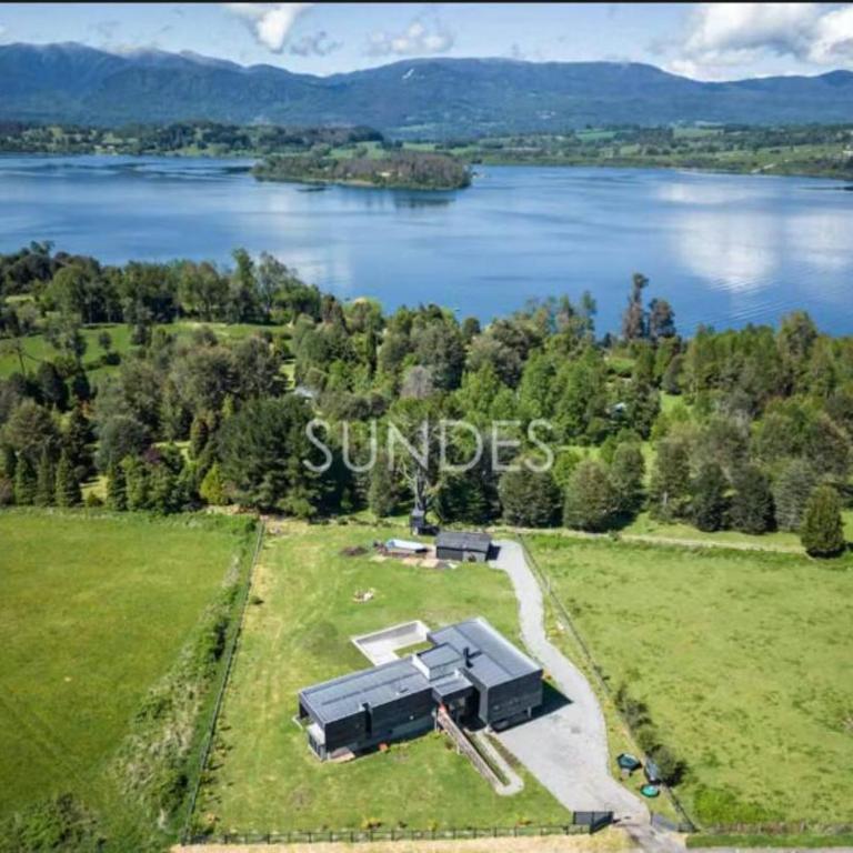 Hermoso alojamiento en el lago con piscina y playa en Panguipulli - Casa de 6 dormitorios - 3