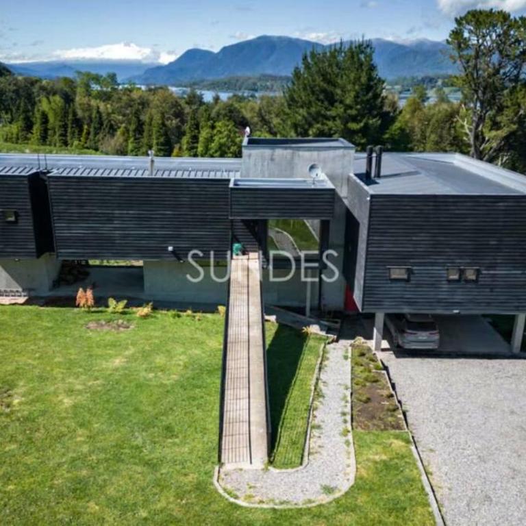 Hermoso alojamiento en el lago con piscina y playa en Panguipulli - Casa de 6 dormitorios - 41