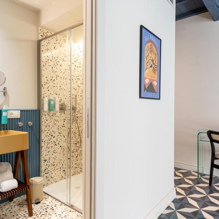 Riva Rooms - Camera King Standard - 8