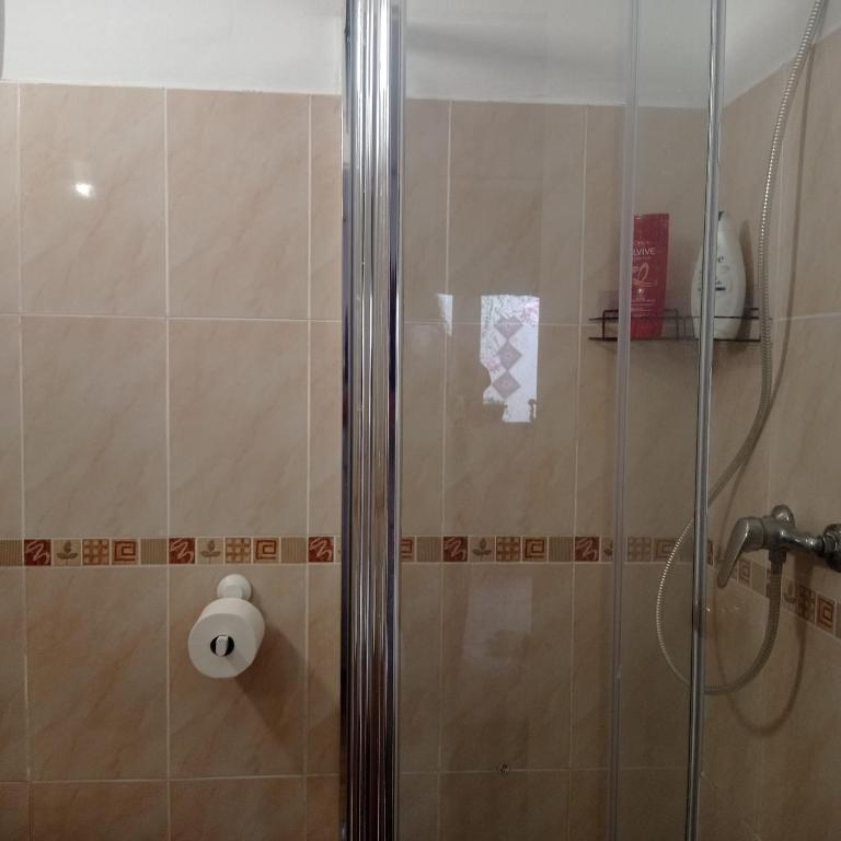 Estudio-Monoambiente para 2 personas en comunidad con piscina - One-Bedroom Apartment - 10