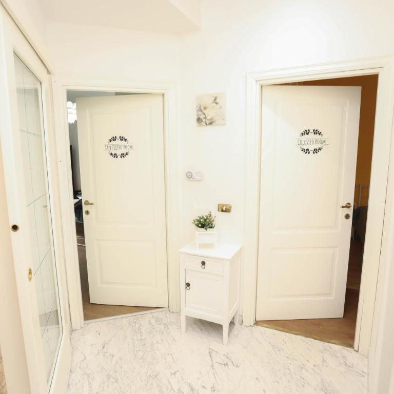 Domus Antica Trastevere - Camera Matrimoniale/Doppia con Letti Singoli con Bagno - 17