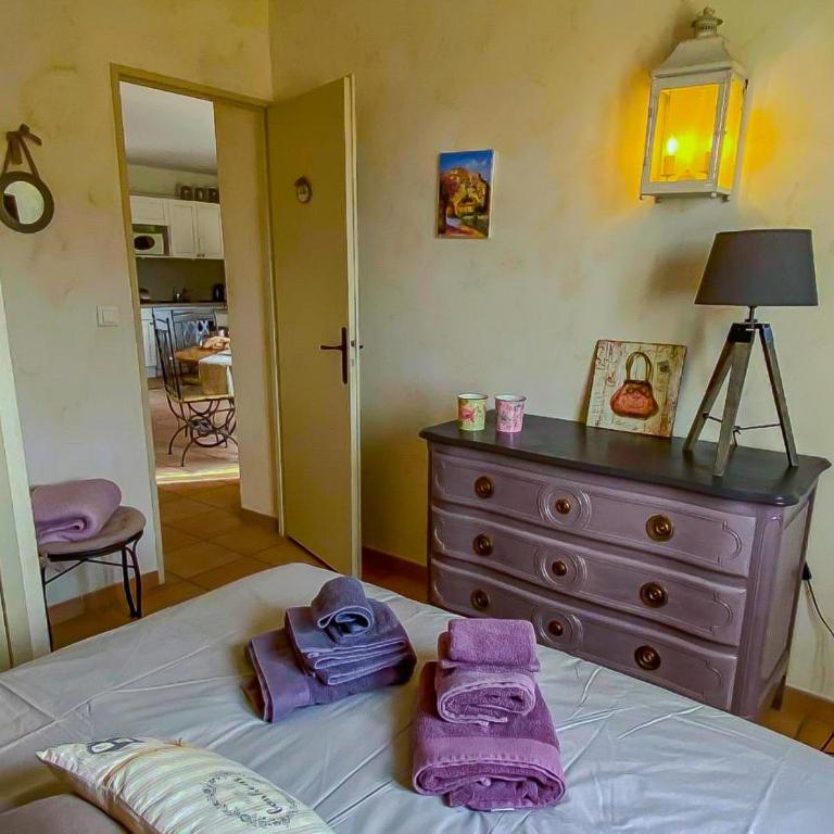 Bastidon à Gordes avec piscine - Appartement 2 Chambres - 13