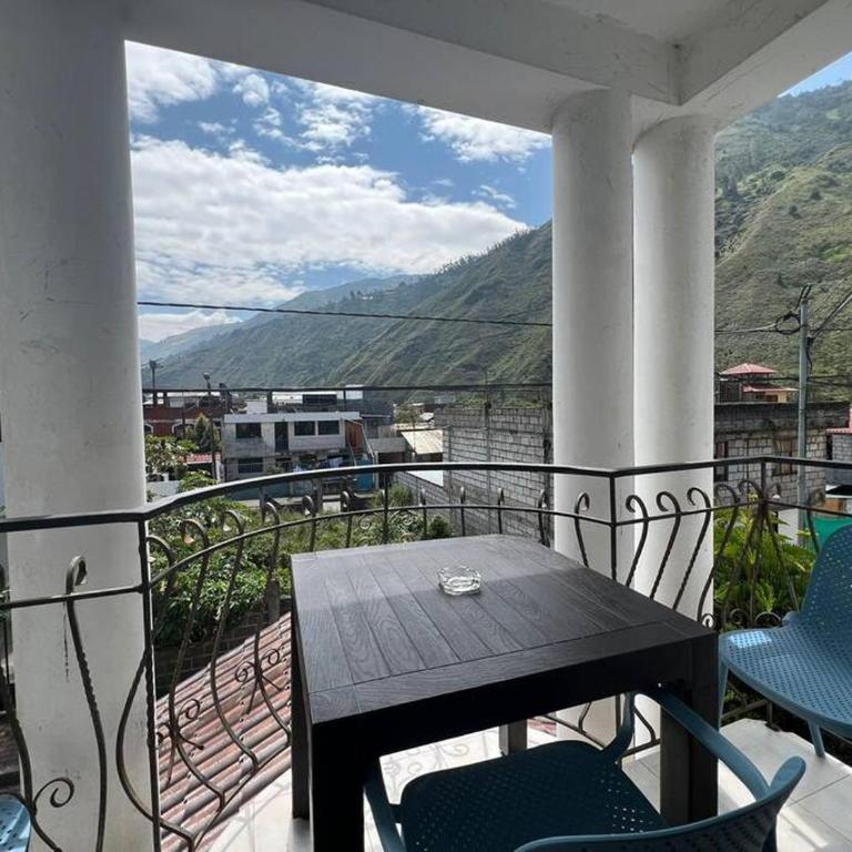 Charming apartment 2 bedroom 2 bath - Two-Bedroom Apartment - 11