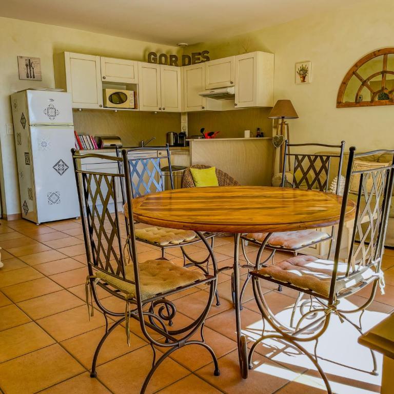 Bastidon à Gordes avec piscine - Appartement 2 Chambres - 10