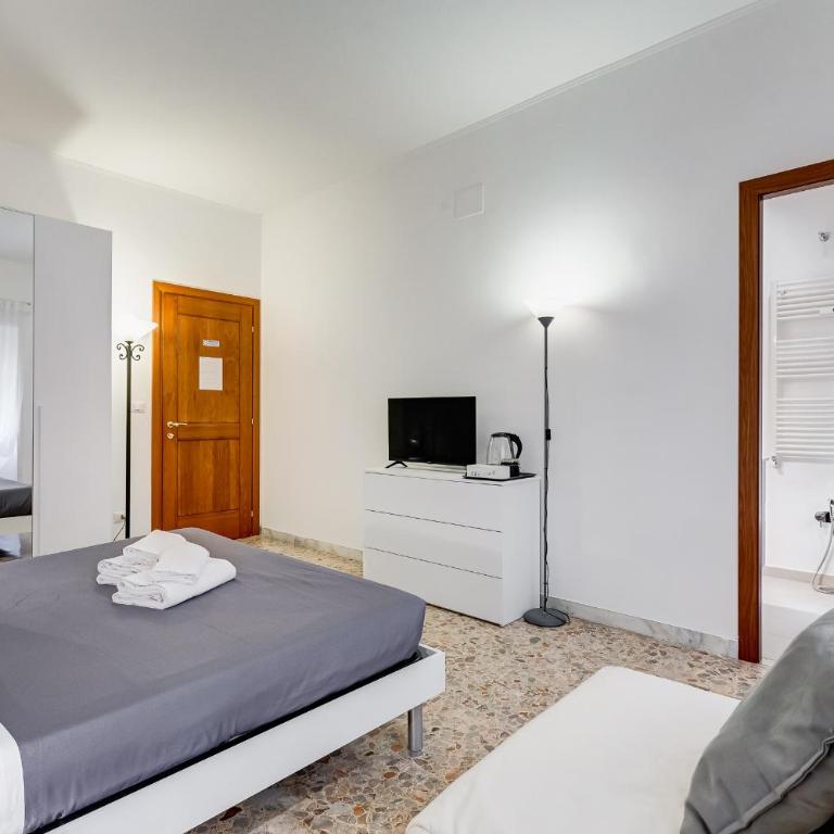 DAMA PROPERTY - Trastevere Homestay - Camera Tripla con Bagno Privato - 1