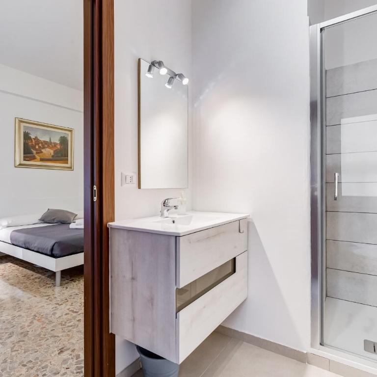 DAMA PROPERTY - Trastevere Homestay - Camera Tripla con Bagno Privato - 9
