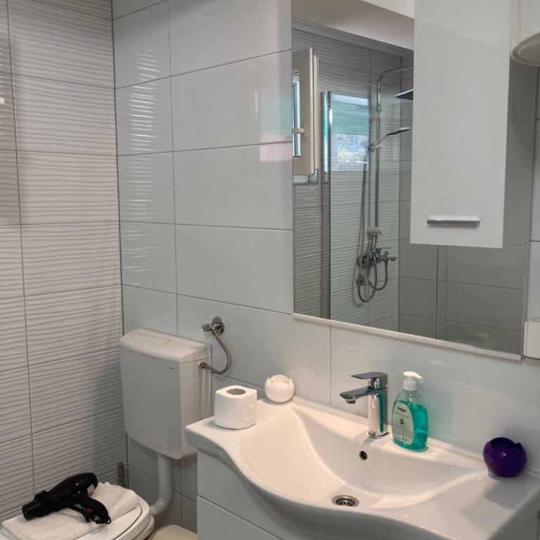 Aine Apartment - Old Bridge - Two-Bedroom Apartment - 7