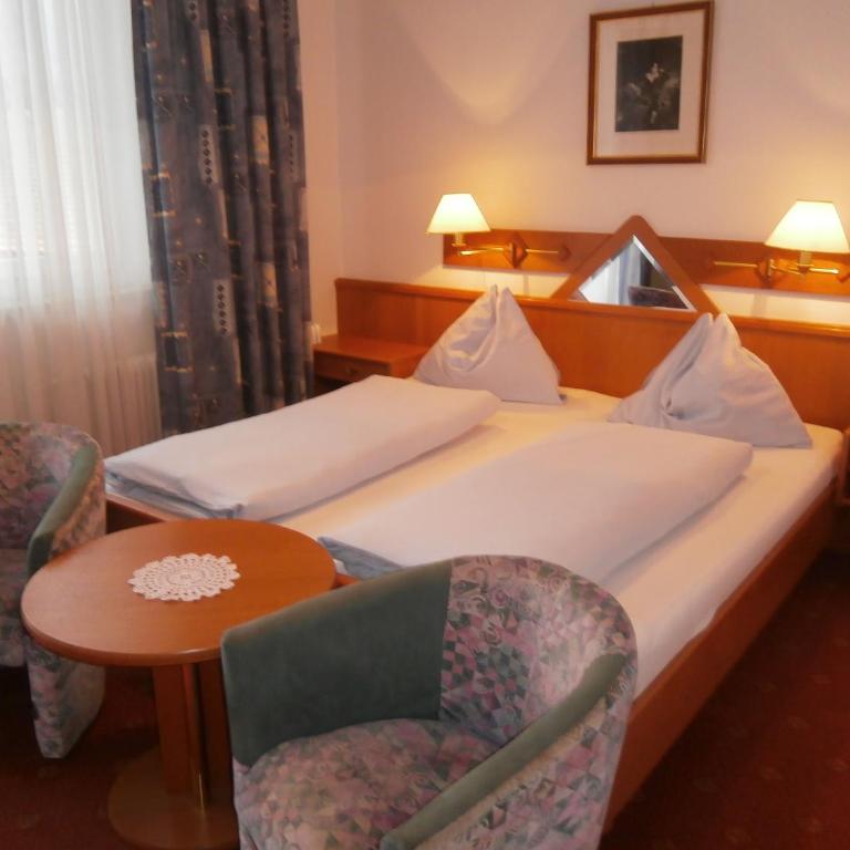 Pension & Apartments Ertl - Double Room with Balcony - 6