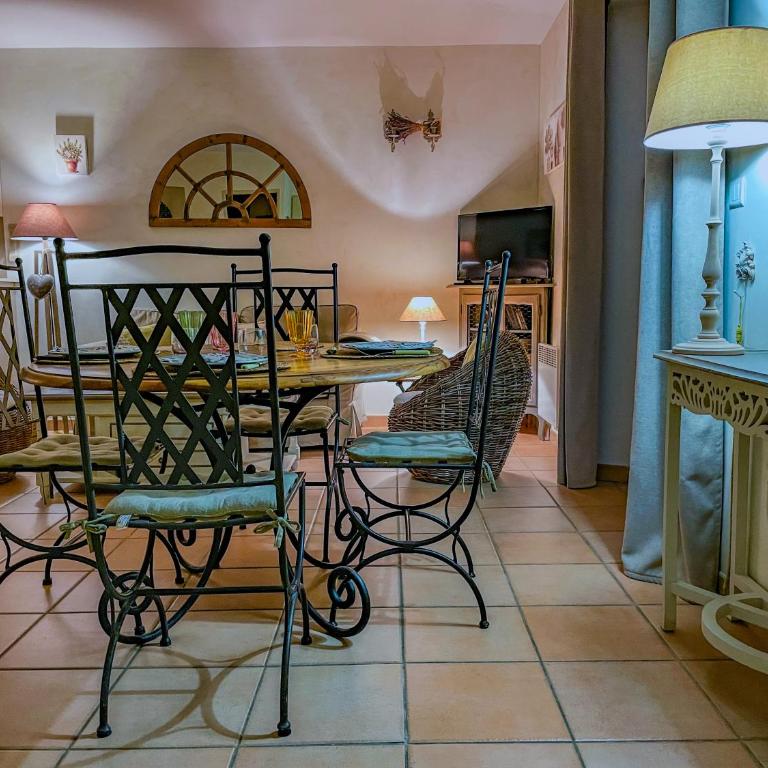 Bastidon à Gordes avec piscine - Appartement 2 Chambres - 11