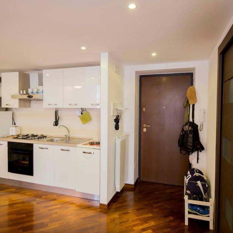 NapoliStayIn Central Flat in Naples - Appartamento con 1 Camera da Letto con Balcone e Vista Città - 32