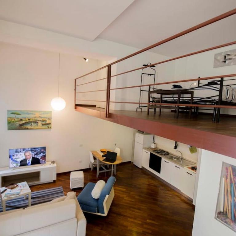 NapoliStayIn Central Flat in Naples - Appartamento con 1 Camera da Letto con Balcone e Vista Città - 1