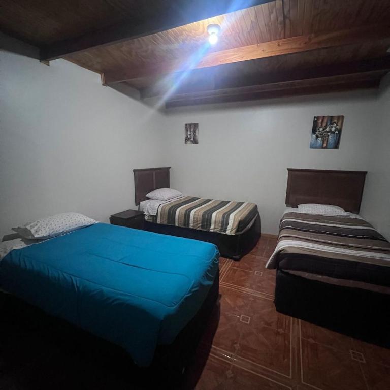 Lodge Las Rocas - Triple Room with Private Bathroom - 3