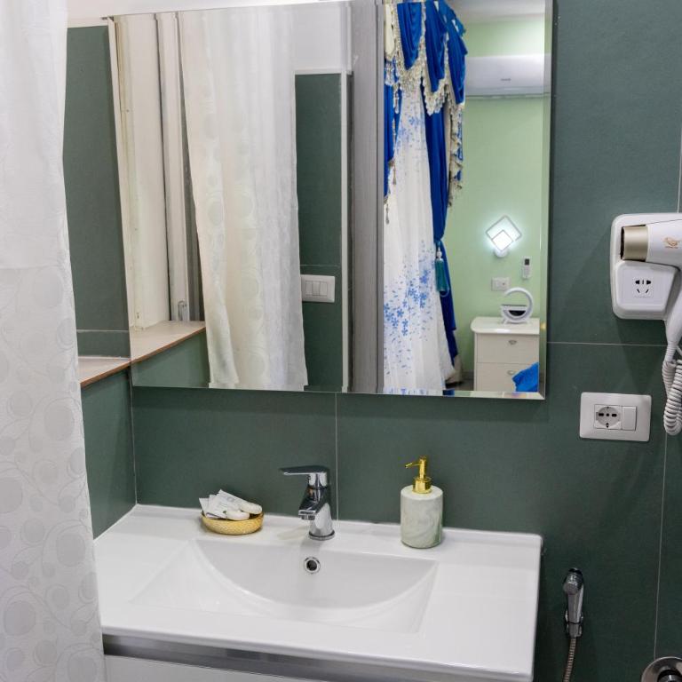 La Dolce Casa - Small Double Room - 4