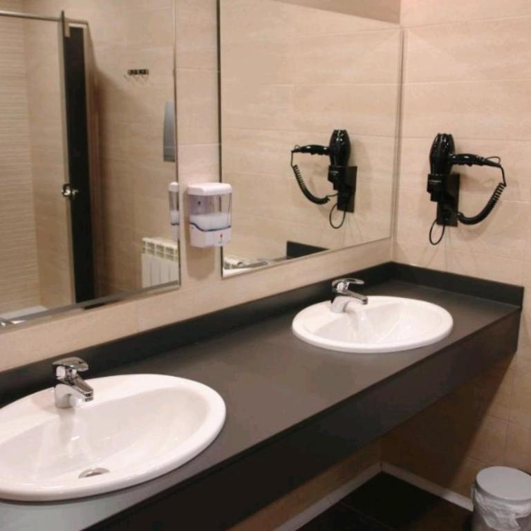 Hostel Trovadores - Habitación compartida femenina de 4 camas - 7