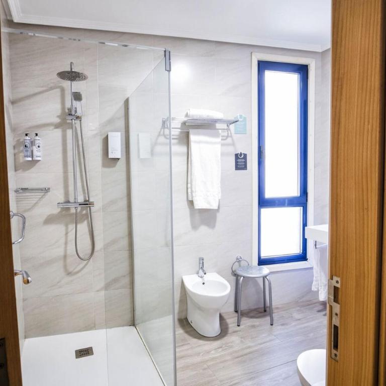 Alda Castelao - Habitación Doble Económica - 1 o 2 camas - 4