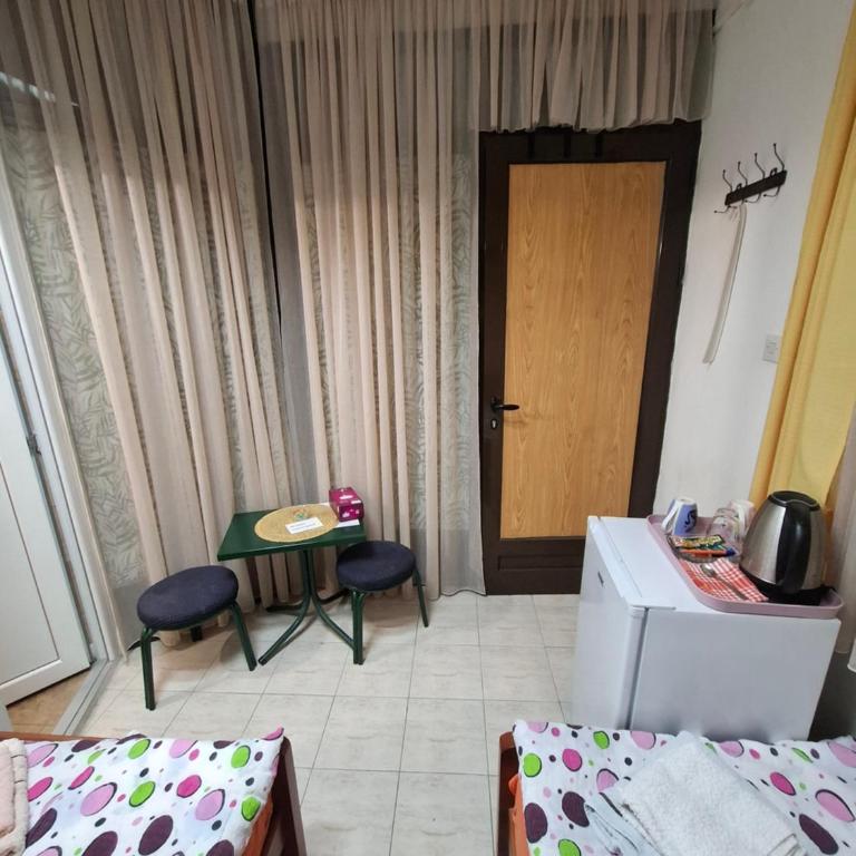 Paulino Rooms - Twin Room with Private Bathroom - 6