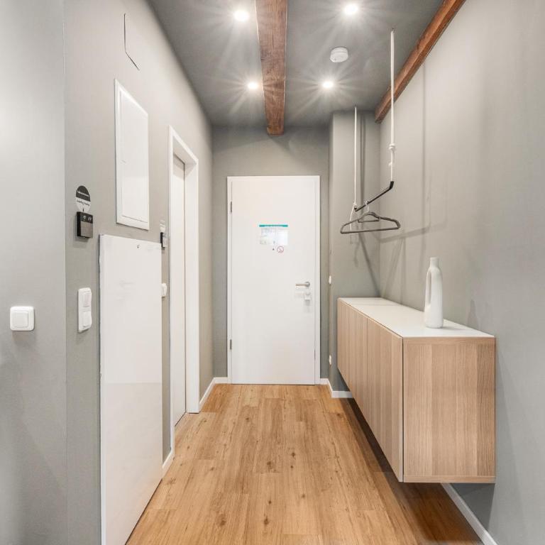 kalm stay - a design Aparthotel - One-Bedroom Loft Apartment with One Queen Bed - 2
