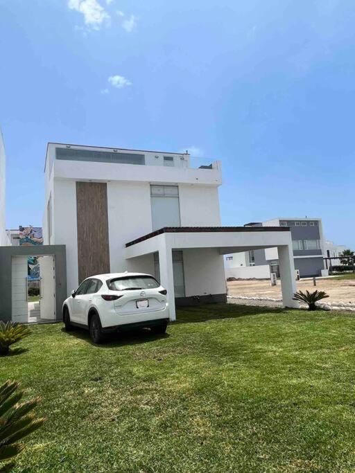 Casa de Playa muy cerca al mar, piscina exclusiva! - Five-Bedroom House - 44