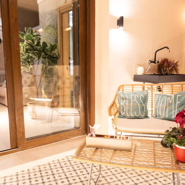 La casa de las flores - One-Bedroom Apartment with Terrace - 32